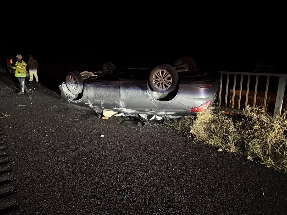 Gümüşhane'de otomobilin devrilmesi sonucu 5 kişi yaralandı