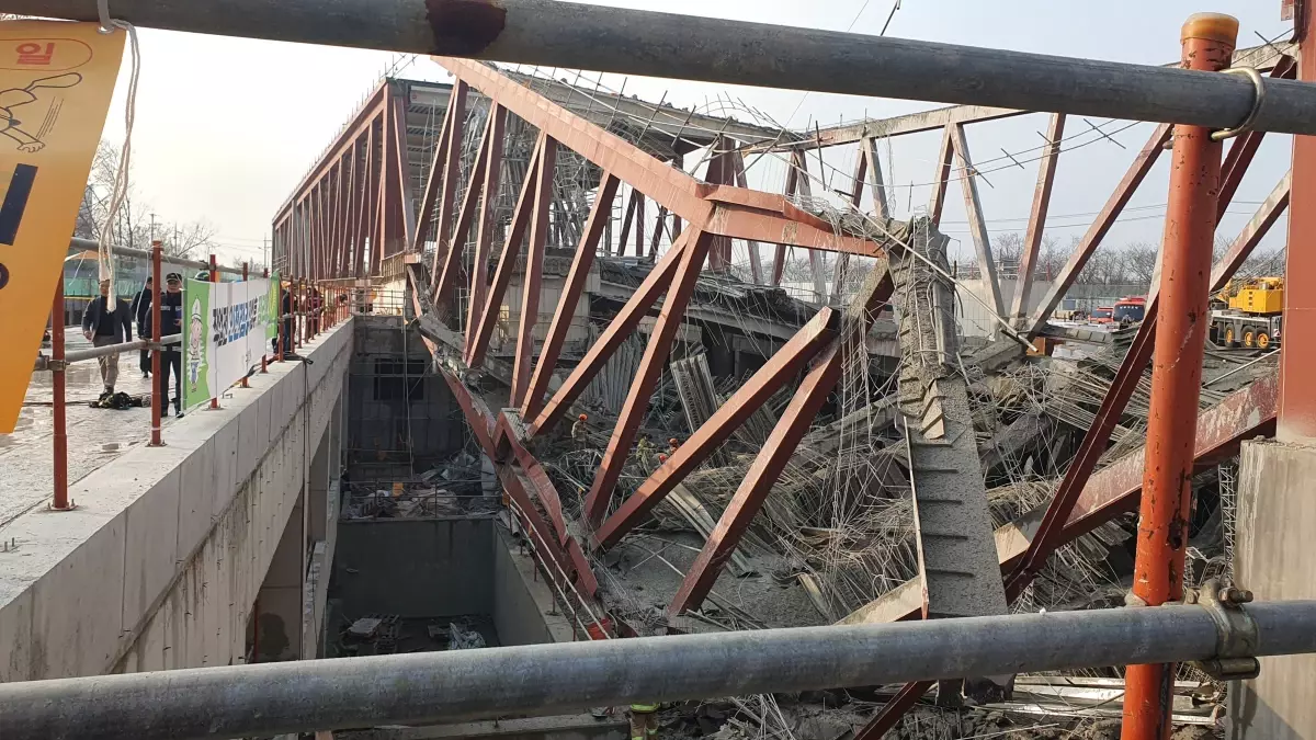 Güney Kore'de kütüphane inşaatında çökme: 1 kişi öldü, 3 işçi mahsur kaldı