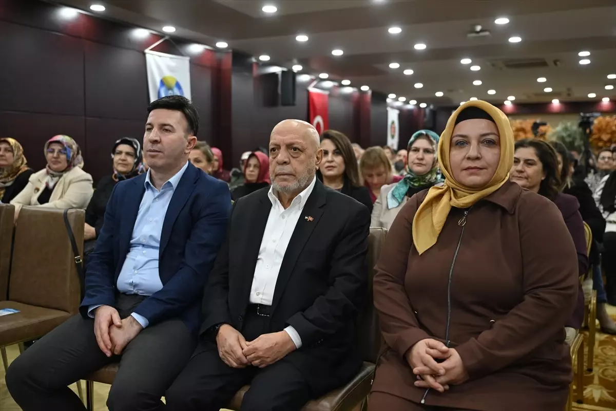 HAK-İŞ Genel Başkanı Arslan, Ev İşçileri Hikaye Yarışması Ödül Töreni'nde konuştu Açıklaması