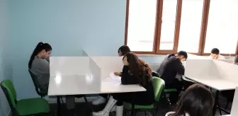 Hakkari'de öğrenciler, ücretsiz kurslarla sınavlara hazırlanıyor