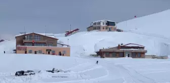 Hakkari'deki kayak merkezi yeni sezon için gün sayıyor