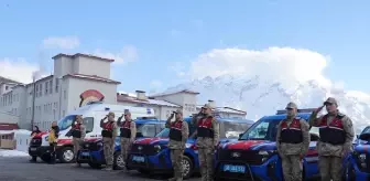 Hakkari'ye tahsis edilen 40 araç ve 5 ambulans törenle hizmete alındı