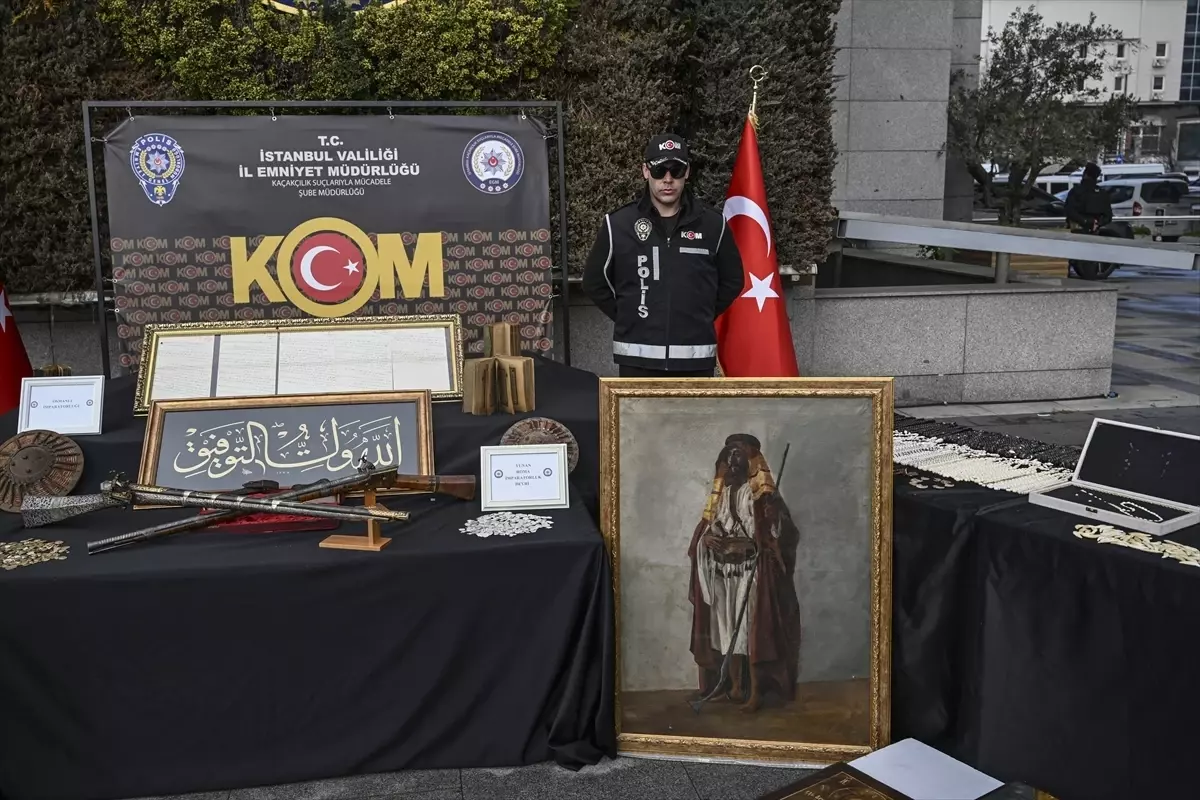 İstanbul'daki tarihi eser kaçakçılığı operasyonunda 15 zanlı yakalandı