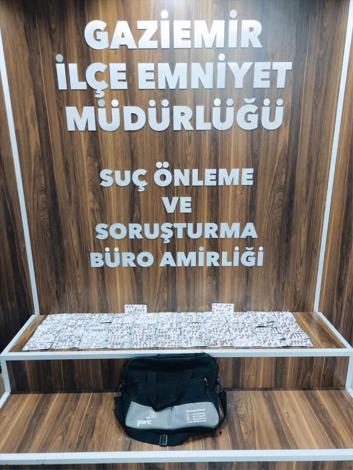 İzmir'de uyuşturucu operasyonunda 2 şüpheli yakalandı