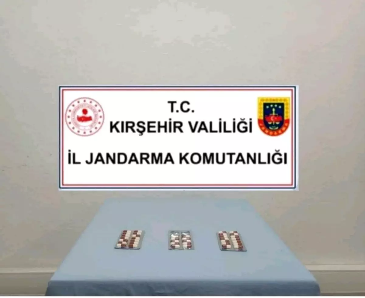 Jandarma yol uygulamasında uyuşturucu hap ele geçirdi