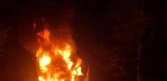 Karabük'te seyir halindeki hafif ticari araç yandı