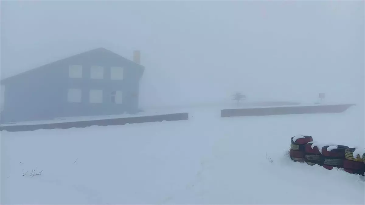 Karacadağ'a mevsimin ilk karı yağdı