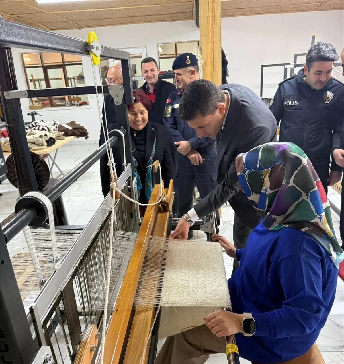 Kaymakam Akar, Boyalı Fengere Kadın Eli Tarımsal Kalkınma Kooperatifi'ni ziyaret etti