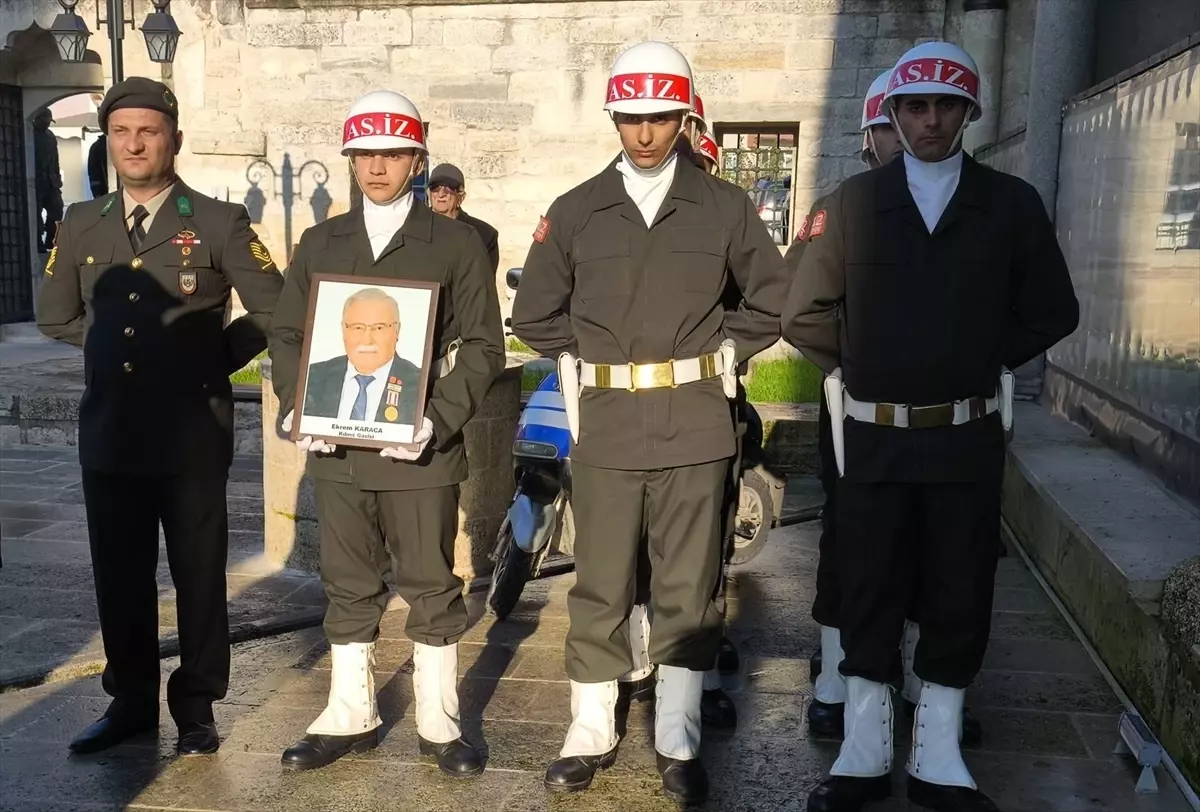 Kıbrıs gazisi Ekrem Karaca memleketi Kırklareli'nde son yolculuğuna uğurlandı