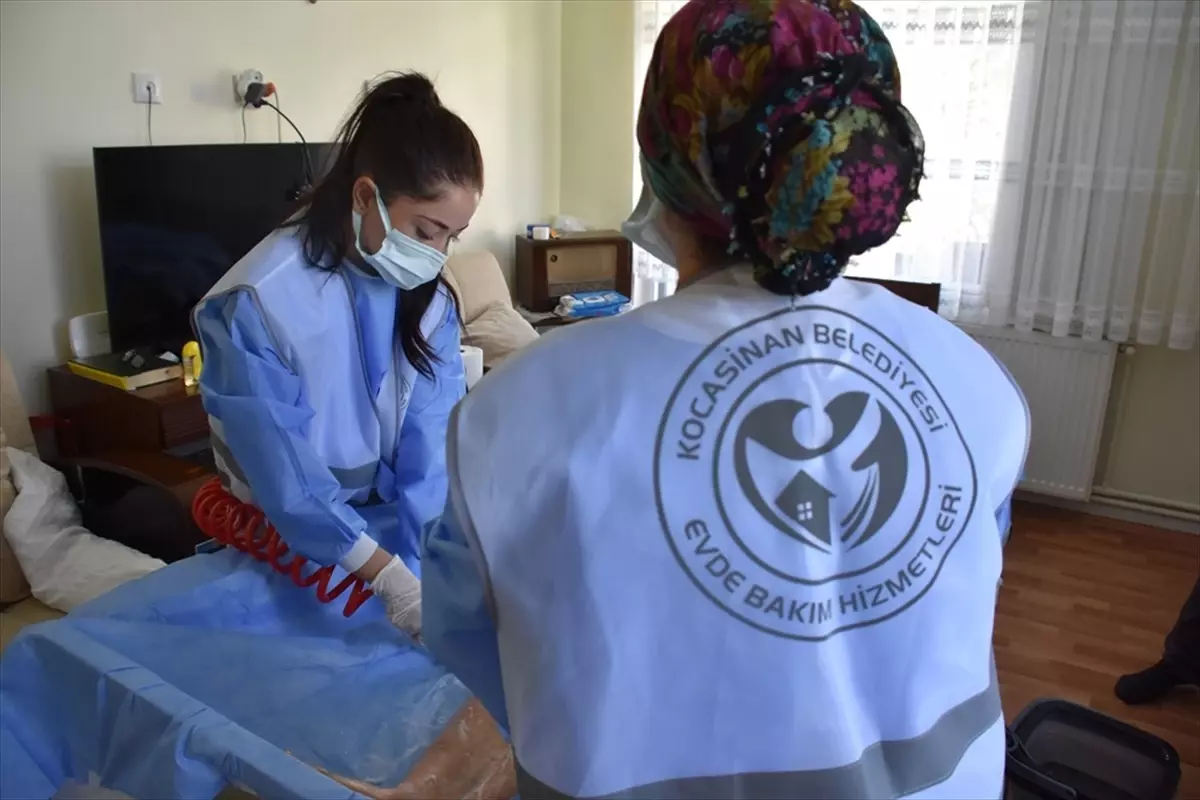 Kocasinan'da yatağa bağımlı vatandaşlara düzenli olarak kişisel bakım desteği veriliyor