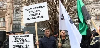 Kosova'da enerji kurumu çalışanları maaş artışı talebiyle gösteri yaptı