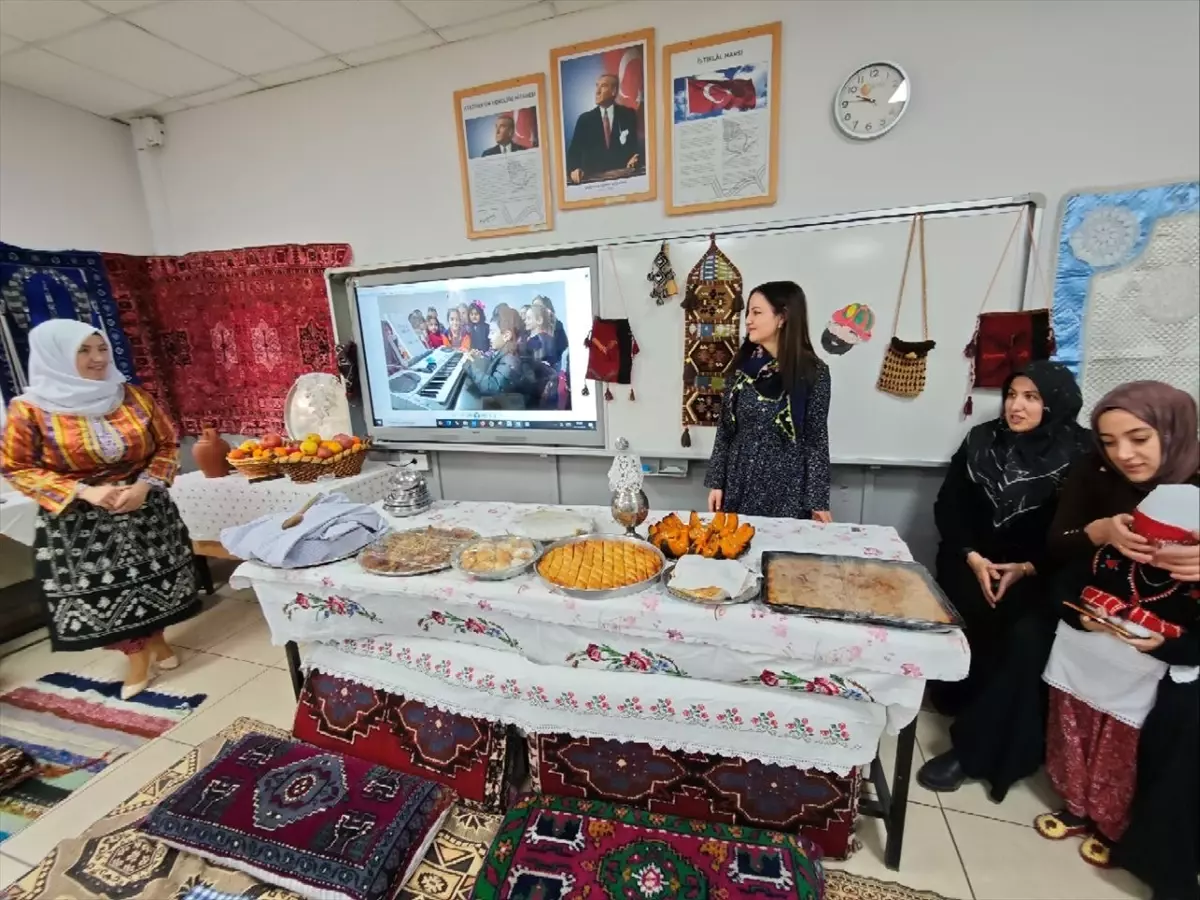 Malatya'da öğrenciler tarafından yerli malı haftası kutlandı