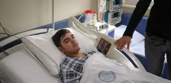 Mantardan zehirlenen genç babasının karaciğeriyle hayata tutundu