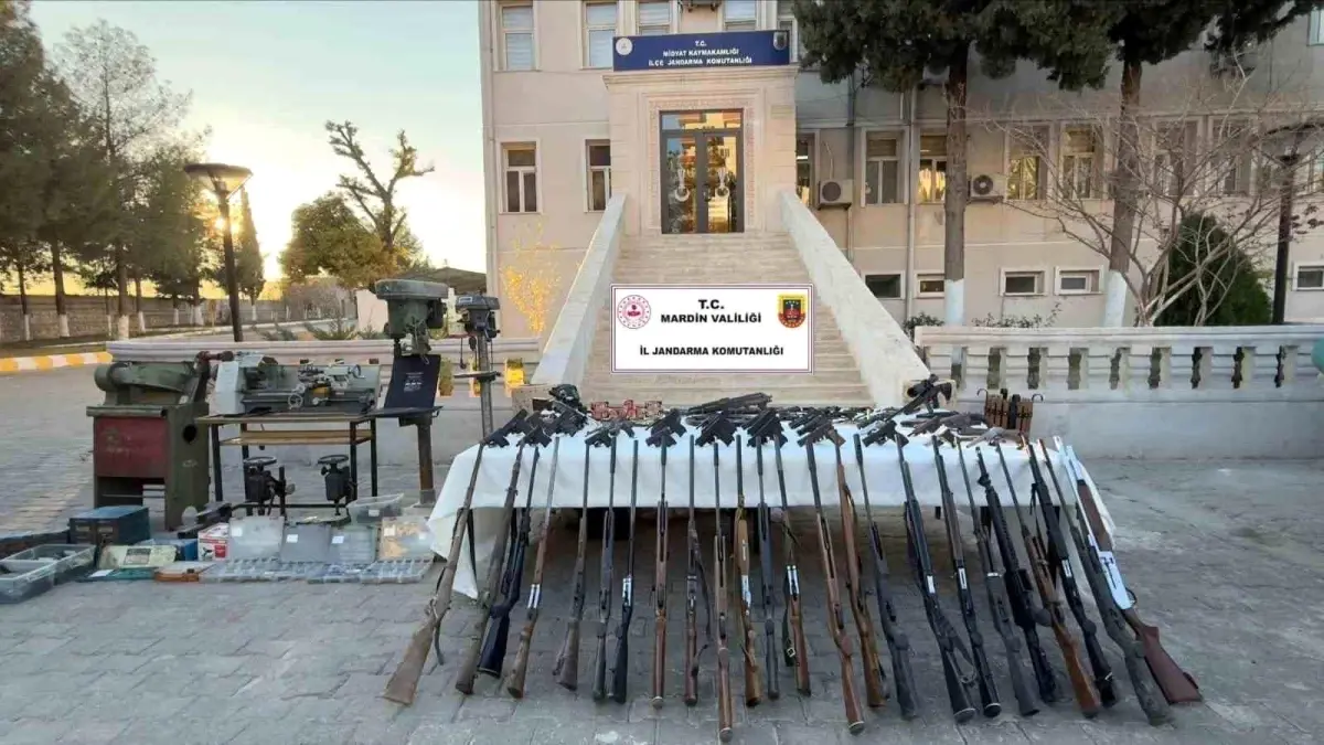 Mardin'de yasa dışı silah imalathanesine baskında çok sayıda silah ele geçirildi