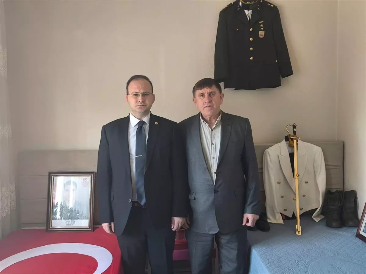 Meriç Kaymakamı Güvenç şehit ailesini ziyaret etti