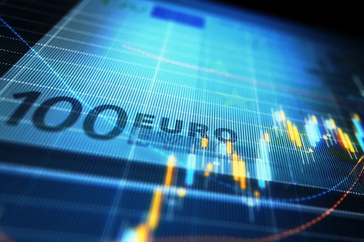 Merkez'in kararı sonrası euro tarihte ilk kez 50 lirayı aştı
