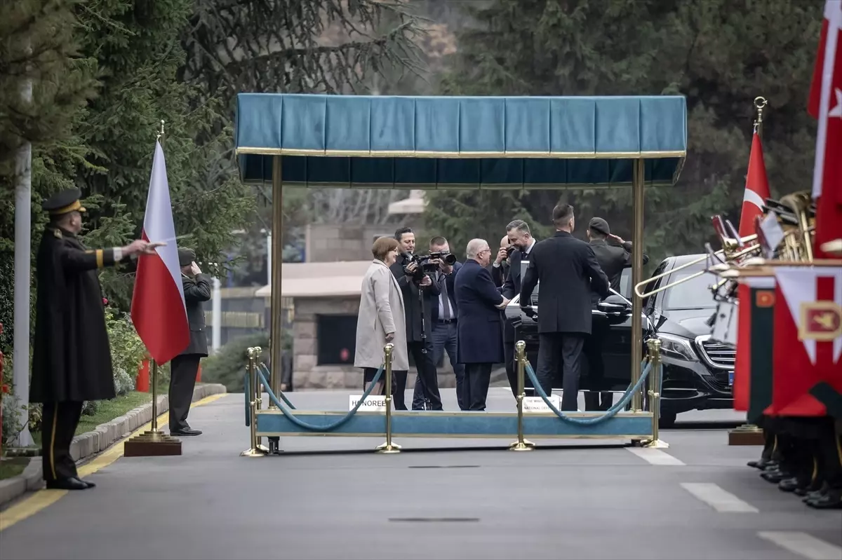 Milli Savunma Bakanı Güler, Polonya Başbakan Yardımcısı ve Savunma Bakanı Kosiniak-Kamysz ile görüştü