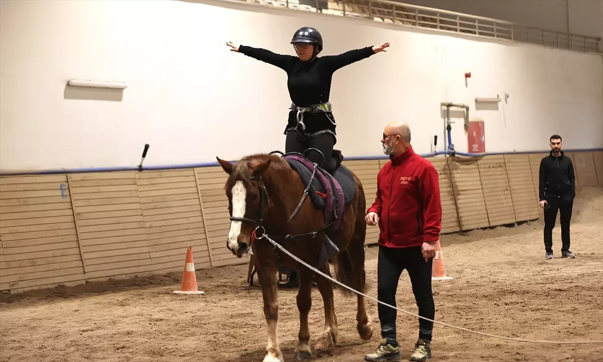 Nevşehir'de özel gereksinimli bireyler için "Para Atlı Jimnastik Yarışı" düzenlendi