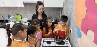 Öğrenciler gündelik yaşam pratiklerini eğlenerek ve yaşayarak deneyimliyor