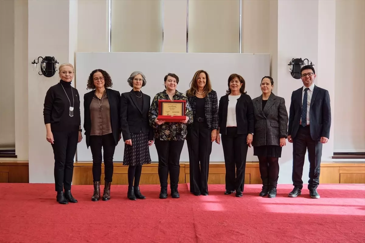 Prof. Dr. Çiğdem Kağıtçıbaşı İnsan Gelişimi Araştırma Ödülü'nü Mine Egbatan kazandı