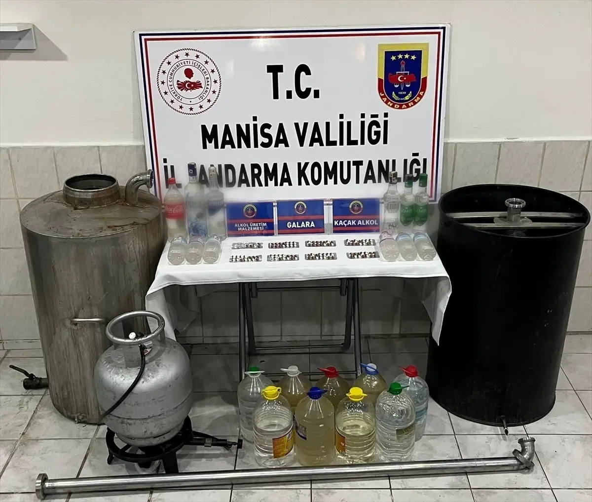 Salihli'de 55 litre sahte içki ele geçirildi