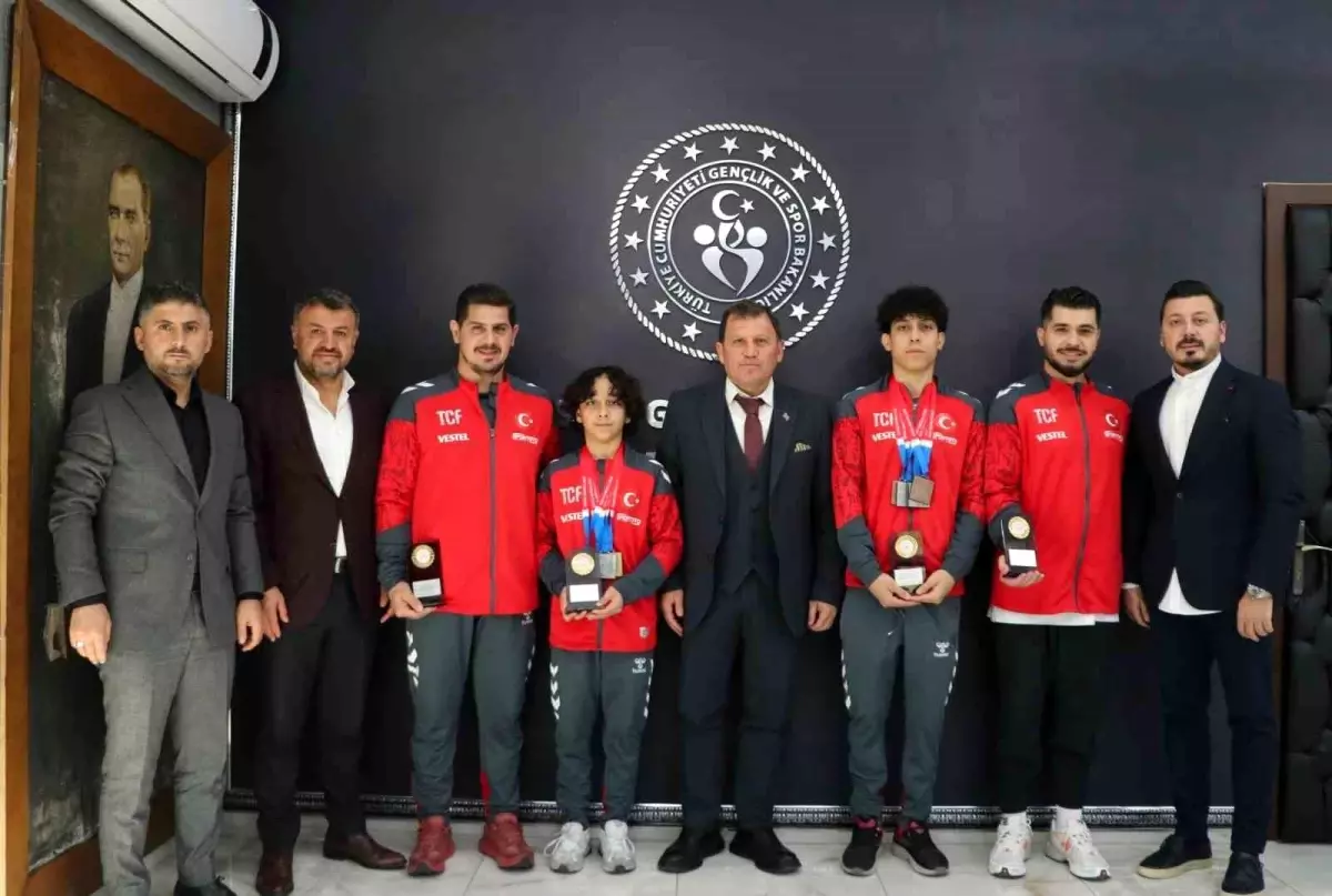 Şampiyon cimnastikçilerden Kabakcı'ya ziyaret