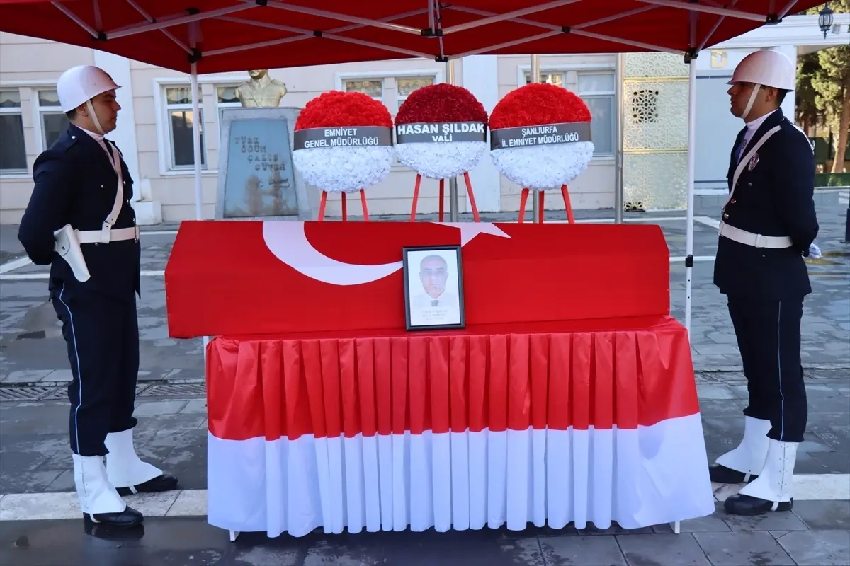 Şanlıurfa'da hayatını kaybeden polis memuru Karataş, son yolculuğuna uğurlandı