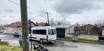 Şarkışla'da minibüs ile çarpışan motosikletin sürücüsü yaralandı