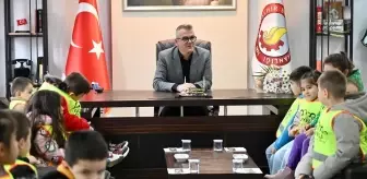 Seydişehir Belediye Başkanı Ustaoğlu, minik misafirlerini ağırladı