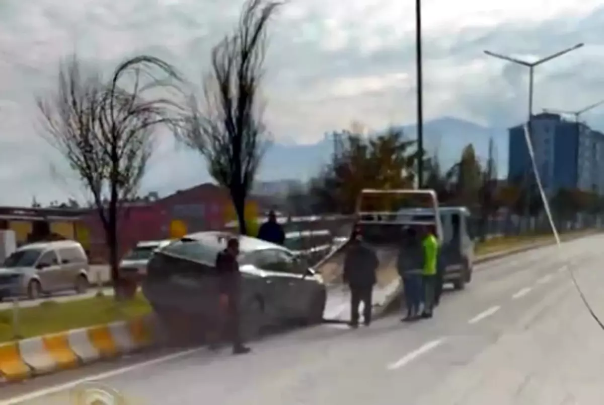 'Şırdancı Mehmet' olarak bilinen fenomenin kullandığı otomobil, yayaya çarptı