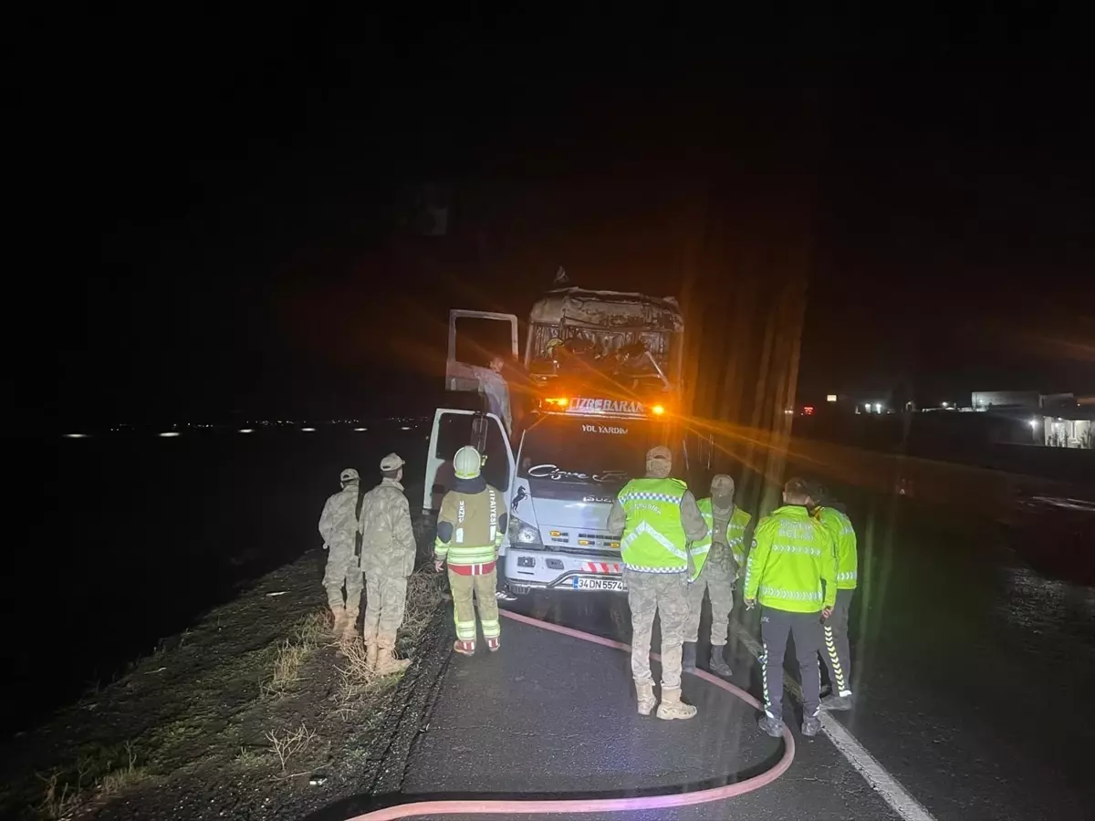Şırnak'ta akaryakıt tankerinde çıkan yangın söndürüldü