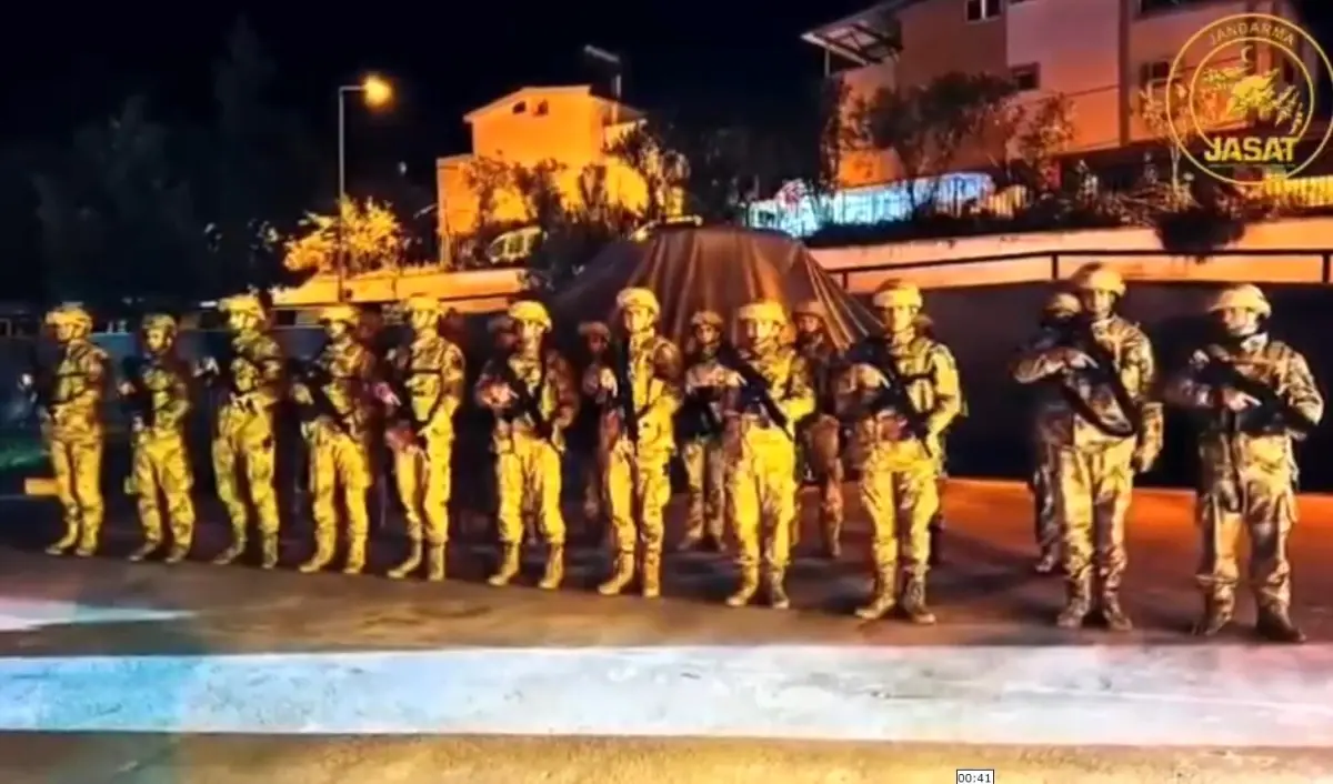 Söke'de silahlı paylaşım yapan şahıslara operasyon: 4 gözaltı