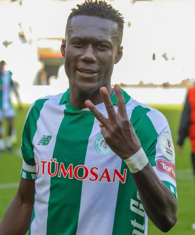 Суперлиговая команда разорвала контракт с футболистом, играющим на ставках