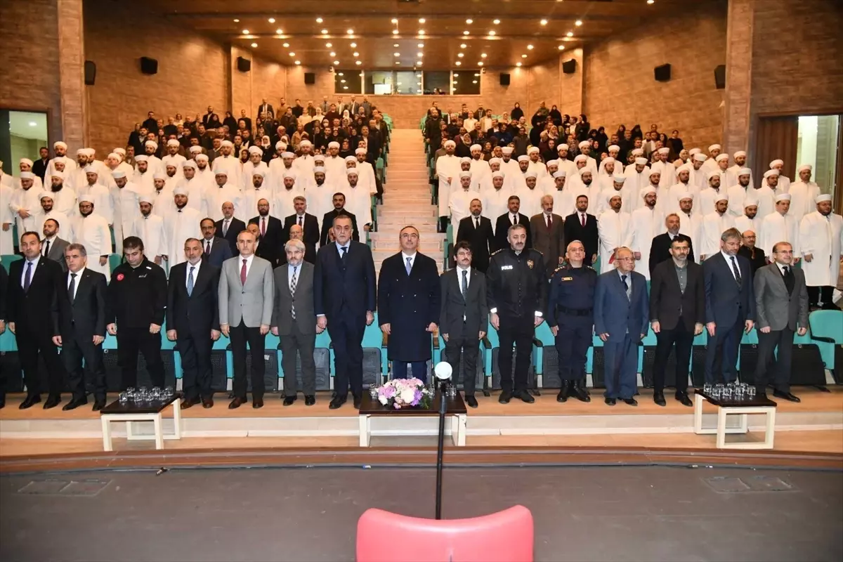 Tekirdağ'da dini ihtisas merkezinde eğitim gören 87 din görevlisi mezun oldu