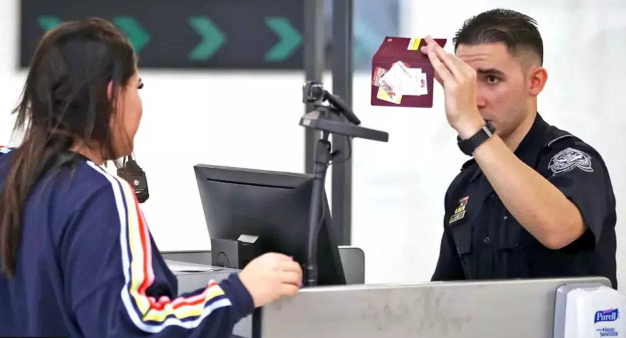 Trump, bir milyon dolarlık 'altın kart' vizesini başlattı