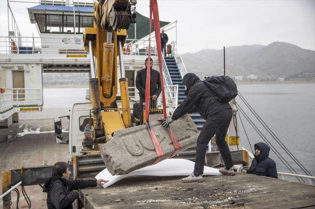 tunceli de baraj golunun cekilmesiyle pertek 19345914 2624 m