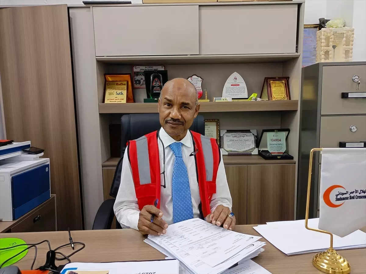 Türk Kızılay, Sudan'daki krizin hafifletilmesi için 100 ton insani yardımda bulunuyor