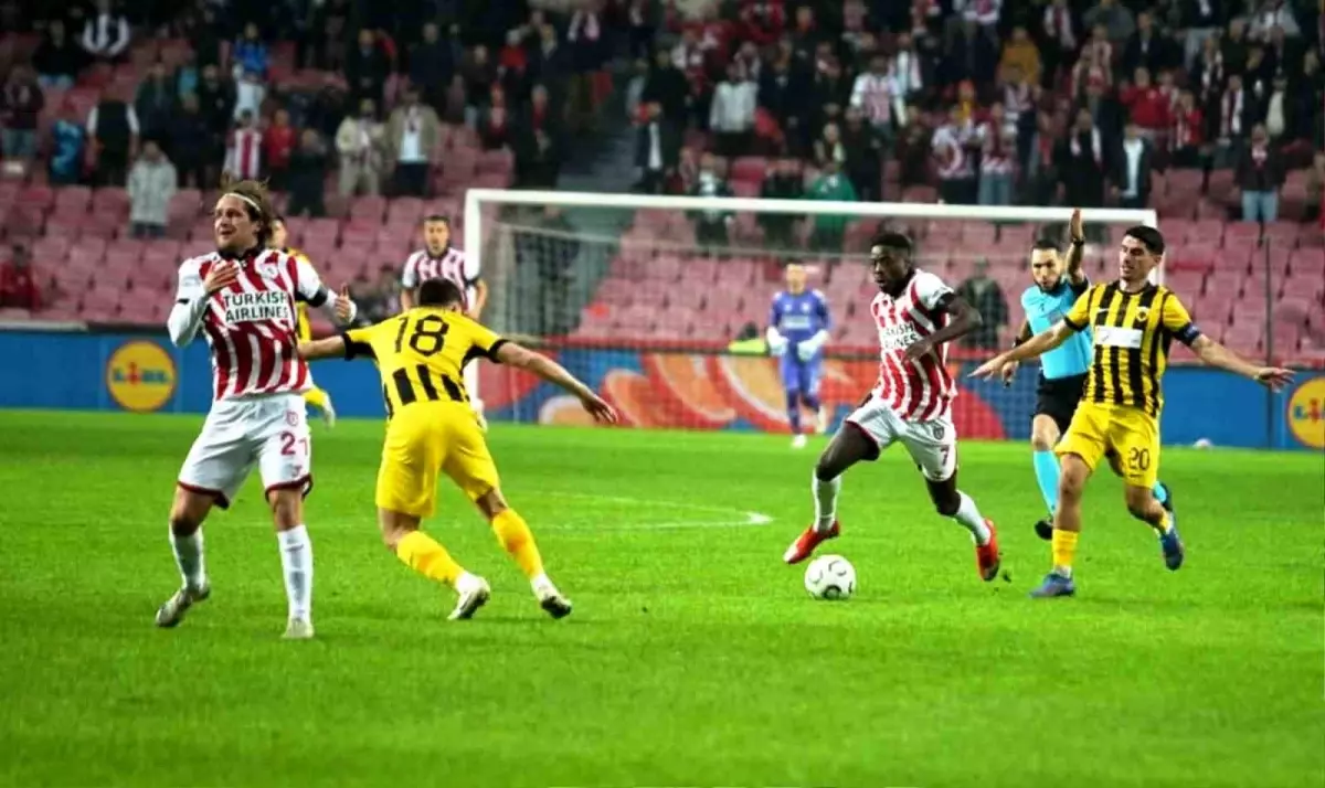 UEFA Konferans Ligi: Samsunspor: 1 AEK Atina: 0 (Maç devam ediyor)