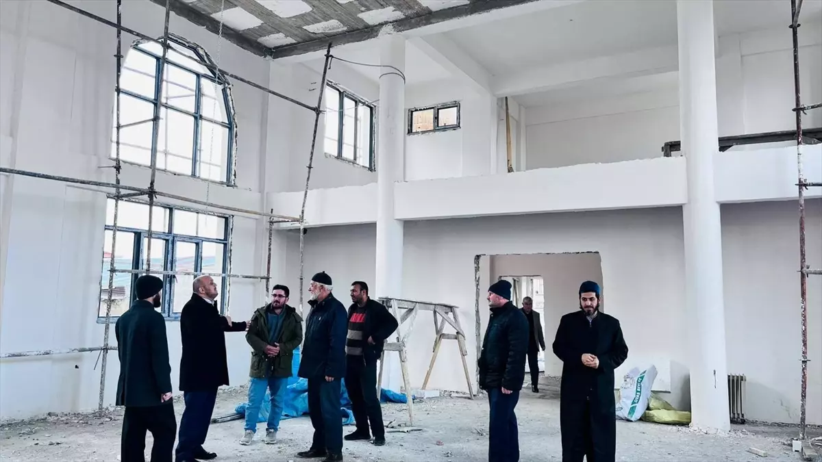 Ulaş'ın Kazanpınar köyündeki cami inşaatında çalışmalar sürüyor