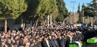 Uşak'ta kazada ölen çift son yolculuklarına uğurlandı