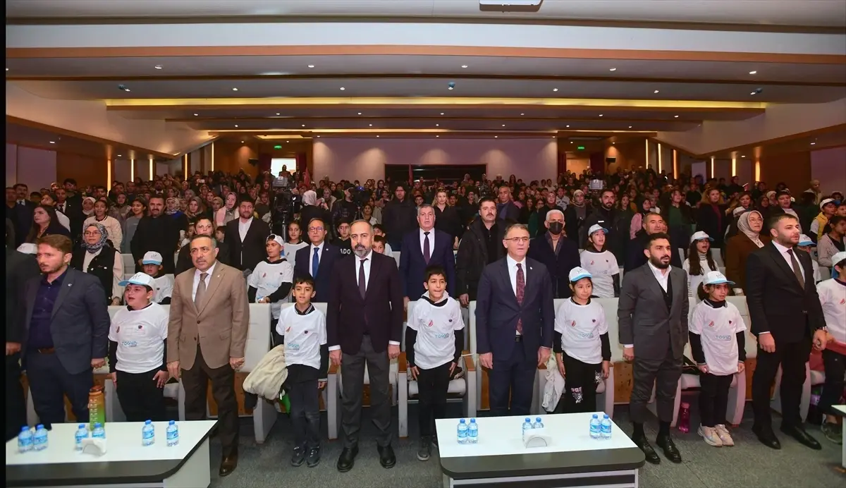 Van'da 'TÜGVA Kitap Kurdu Yarışması'nın tanıtımı yapıldı