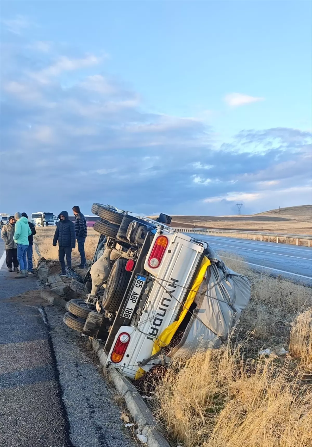Van'da zincirleme trafik kazasında 3 kişi yaralandı