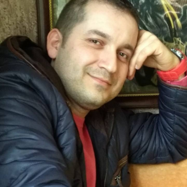 He died in a traffic accident with his nephew while going to look for a grave for his deceased mother