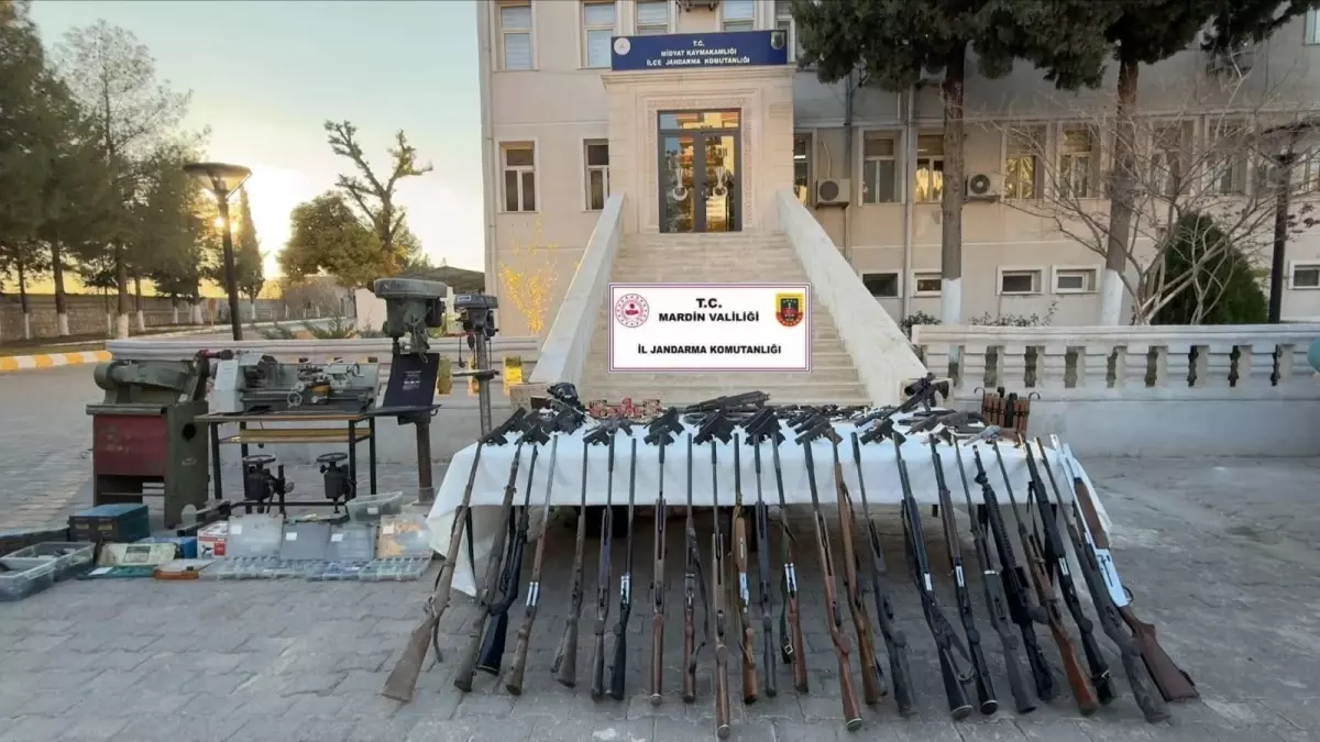 Yasa dışı imalathanede çok sayıda silah ele geçirildi: 1 tutuklama