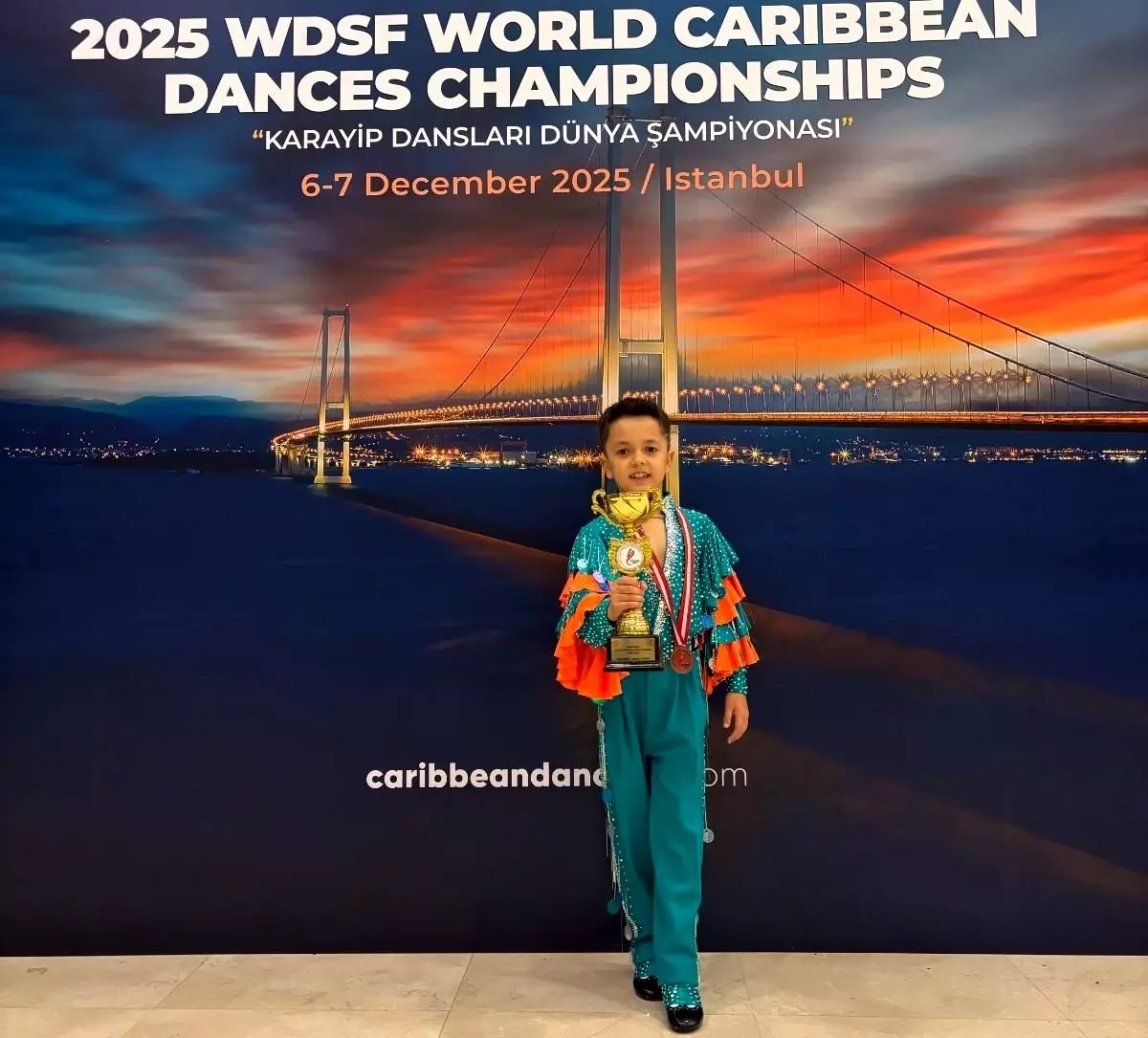 Denizli'nin gururu Toprak, 7 yaşında dünya üçüncüsü oldu