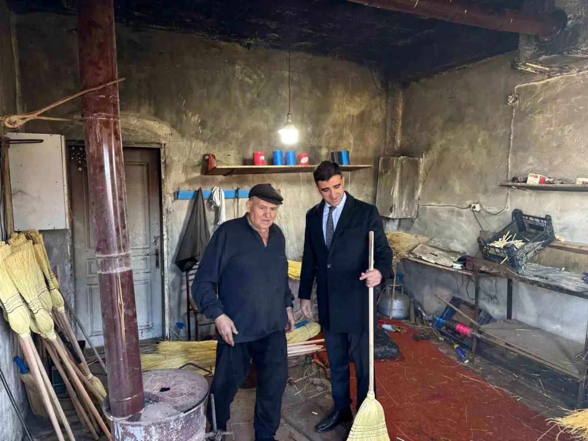 30 yıldır süpürge yapıyor, 'bu meslek benim ömrüm' diyor