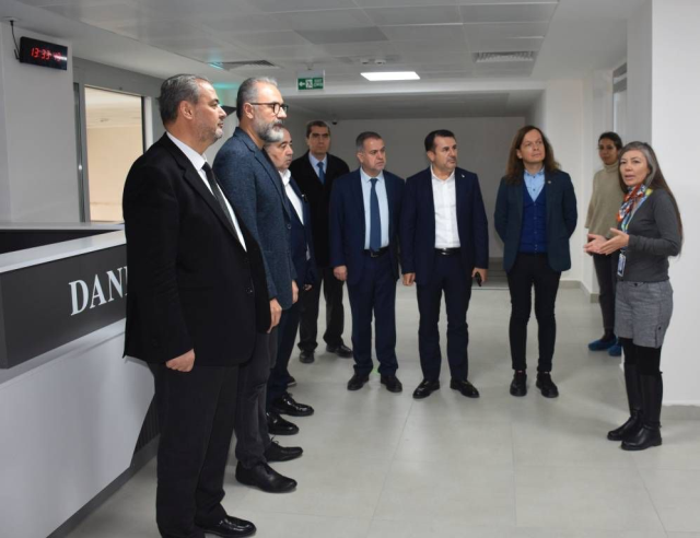 Afyonkarahisar'da Kenevirden İlaç Üretimine Doğru Büyük Adım Afyonkarahisar'da Kenevirden İlaç Üretimine Doğru Büyük Adım