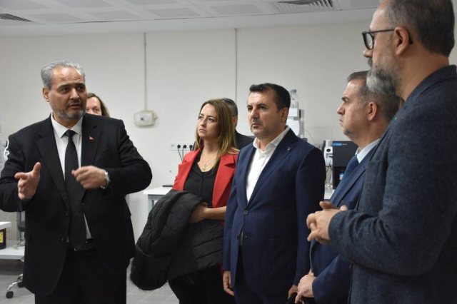 Afyonkarahisar'da Kenevirden İlaç Üretimine Doğru Büyük Adım Afyonkarahisar'da Kenevirden İlaç Üretimine Doğru Büyük Adım