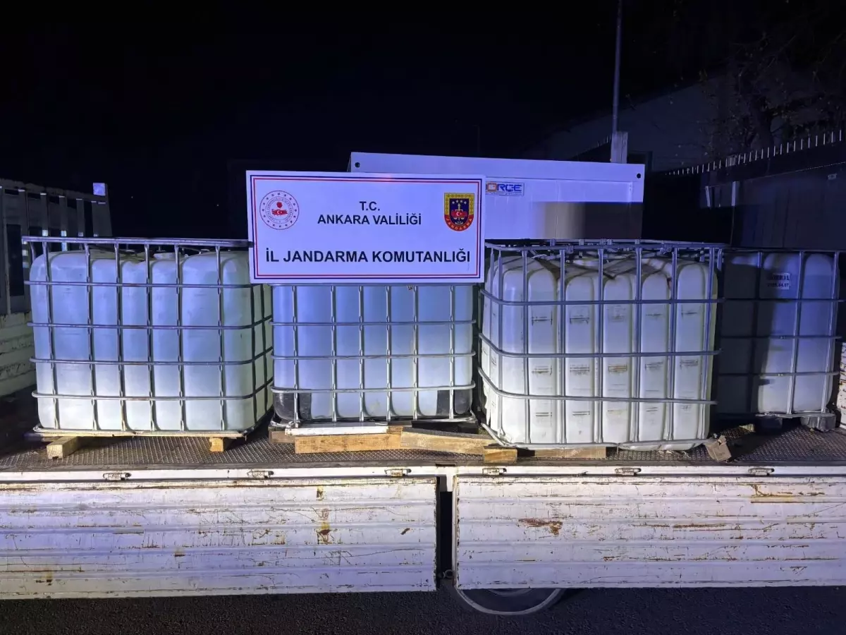 Ankara'da 8 bin 100 sahte gıda takviyesi ile 5 ton etil alkol ele geçirildi