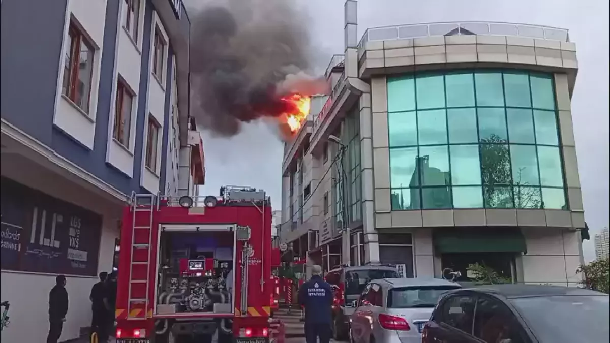 Ataşehir'de otel yangını